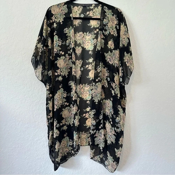 Brandy Melville Sweaters - Brandy Melville Floral Duster Size Small